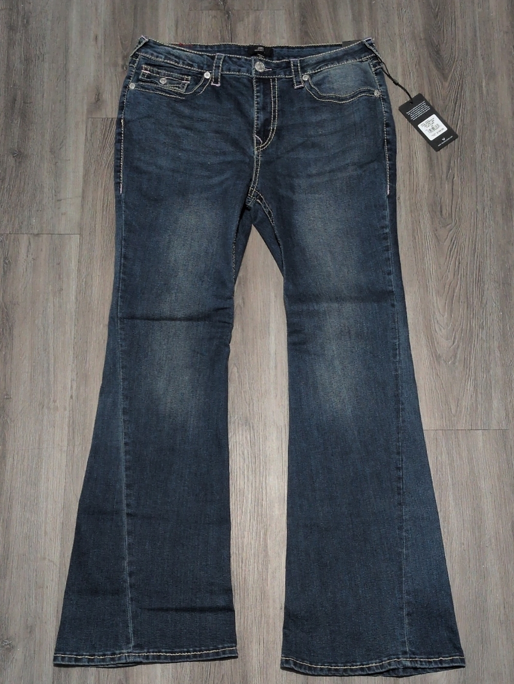 Make Offers! True Religion Joey Mid Rise Big T Flap Flare Jeans 34 - Picture 4 of 10